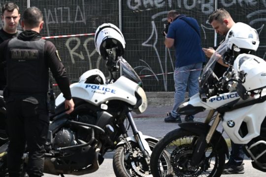 Συνελήφθη γνωστός τράπερ, σύντροφος πασίγνωστης influencer - Κουβαλούσε μαχαίρι 20 εκατοστών
